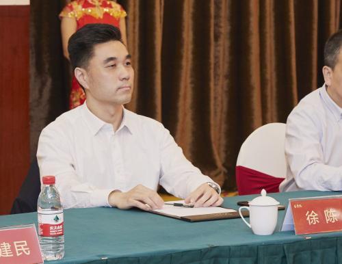 紫氣東來｜航運(yùn)市場再興波瀾，跨越東航“客貨齊飛”書歷史