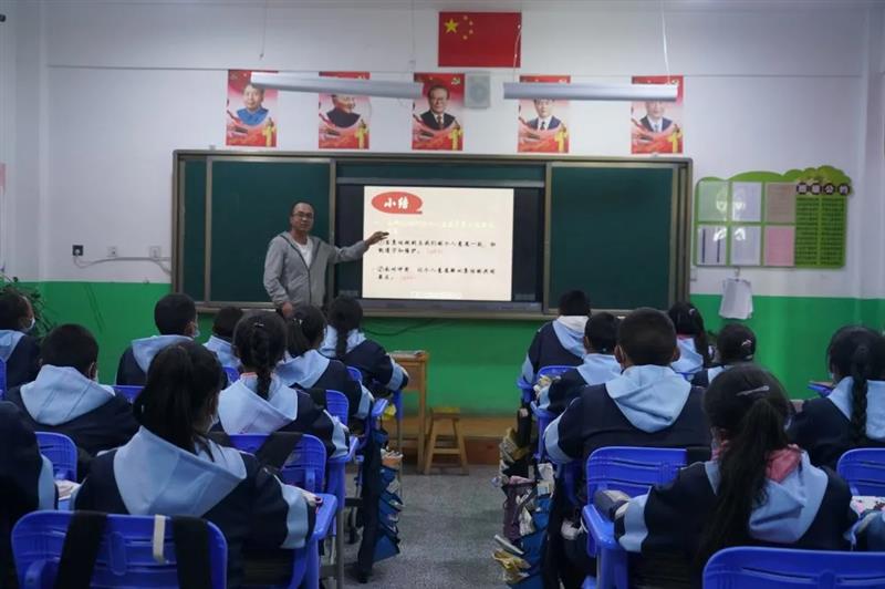 治多教師用堅(jiān)守精神扎根基層，點(diǎn)亮教育的希望明燈