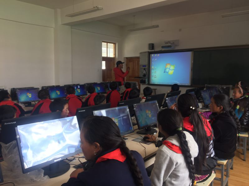 治多教師用堅(jiān)守精神扎根基層，點(diǎn)亮教育的希望明燈