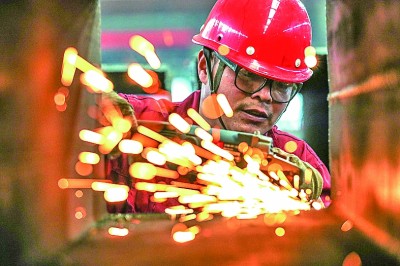 “拓展對外貿(mào)易，培育貿(mào)易新業(yè)態(tài)新模式”