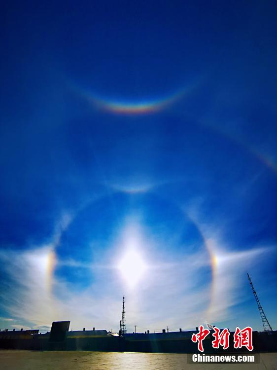 漠河上空現(xiàn)“四日耀空”奇觀