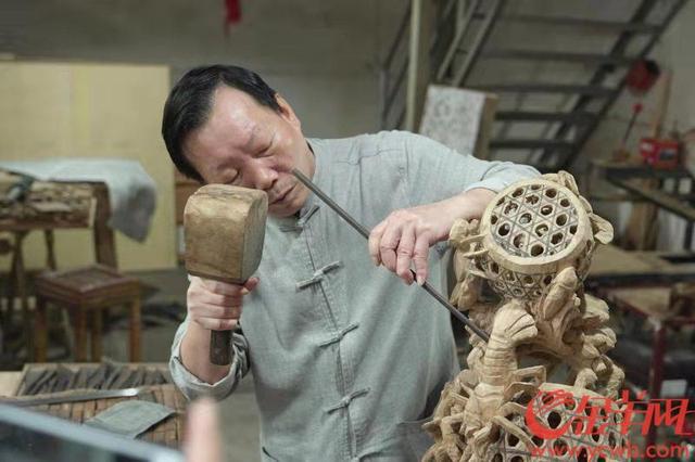 絲上繡世界 木里雕乾坤——非遺技藝煥發(fā)生機