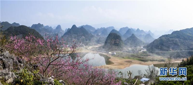 尋芳桂林陽朔 無邊春景一時(shí)新