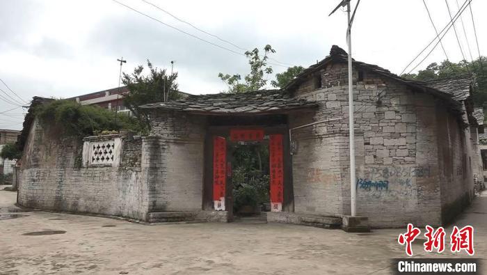 圖為黃簡松所做安順屯堡民居模型原型 蒲文思 攝