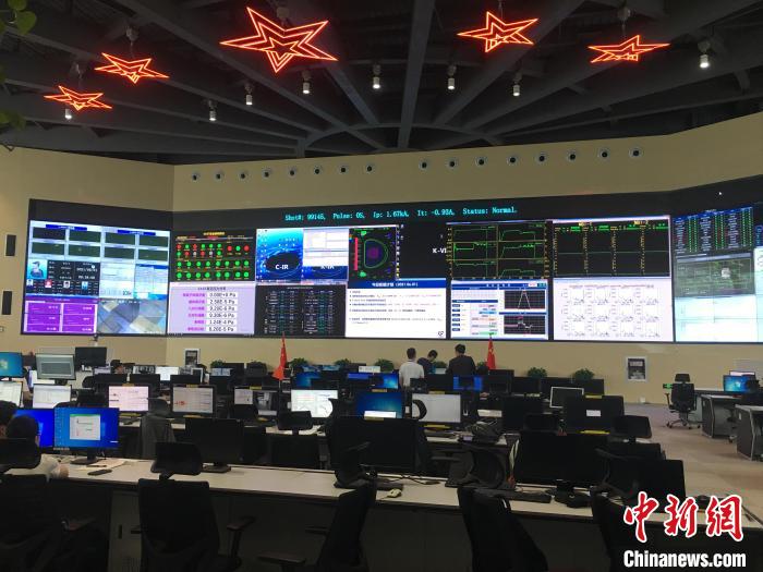 6月1日，EAST控制大廳。　吳蘭 攝