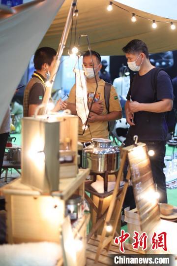 精致露營也是從國外引入國內(nèi)的一個(gè)趨勢(shì)，近年來顯現(xiàn)出了強(qiáng)勁的市場(chǎng)接受度。　泱波 攝