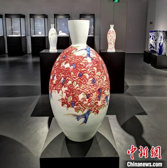 百年中國(guó)陶瓷發(fā)展史上經(jīng)典名作上海展出
