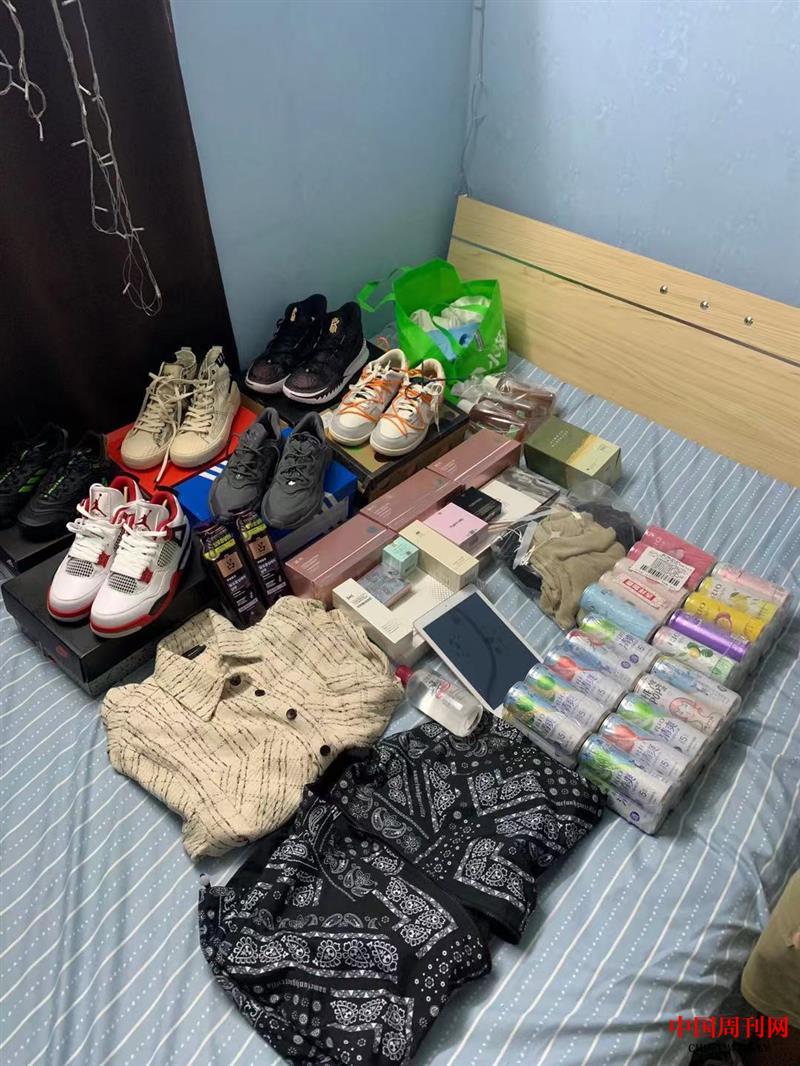 【1】嫌疑人盜竊的物件可以鋪滿半張床 (1).jpg