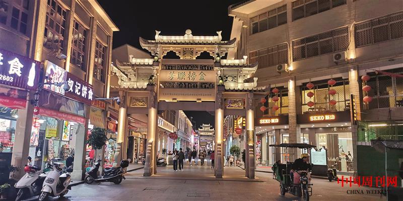 牌坊街夜色.jpg 牌坊街夜色.jpg