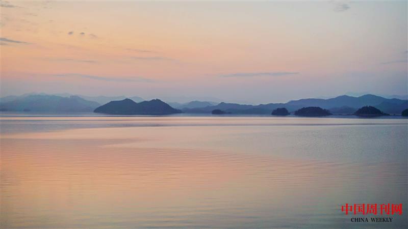 攝圖網(wǎng)_501712950_傍晚千島湖水庫的風(fēng)光(企業(yè)商用).jpg 攝圖網(wǎng)_501712950_傍晚千島湖水庫的風(fēng)光(企業(yè)商用).jpg
